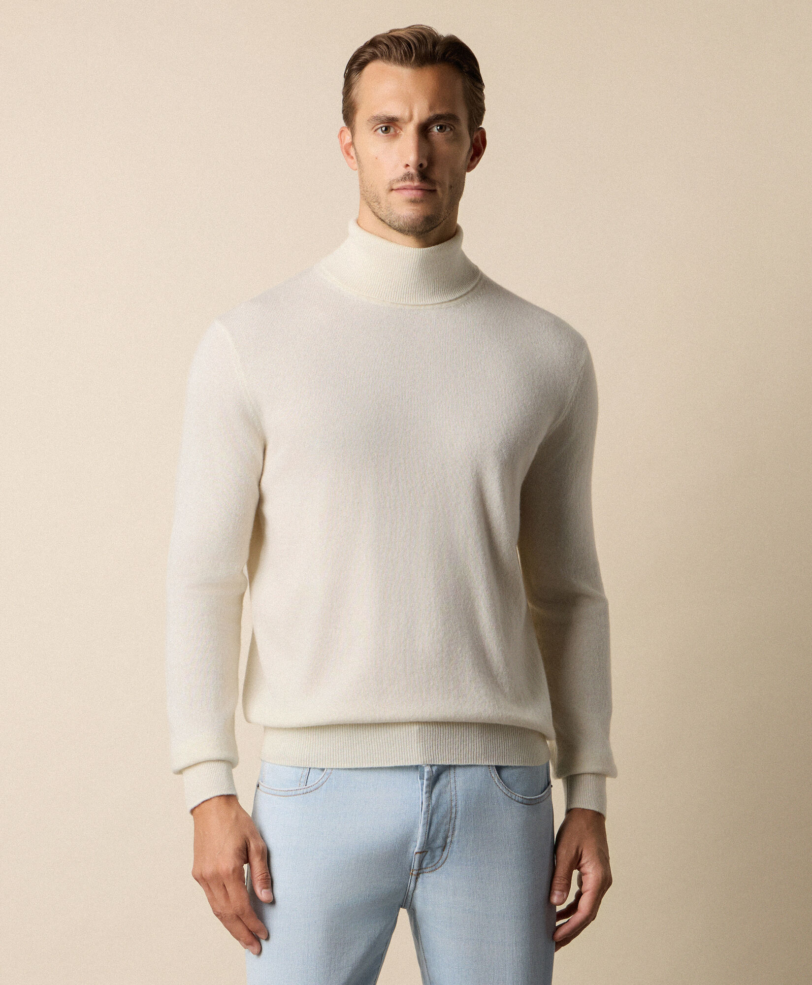 Brooks Brothers Plain Cashmere Turtleneck Cream KNTRT019WSPWS001CREAP001