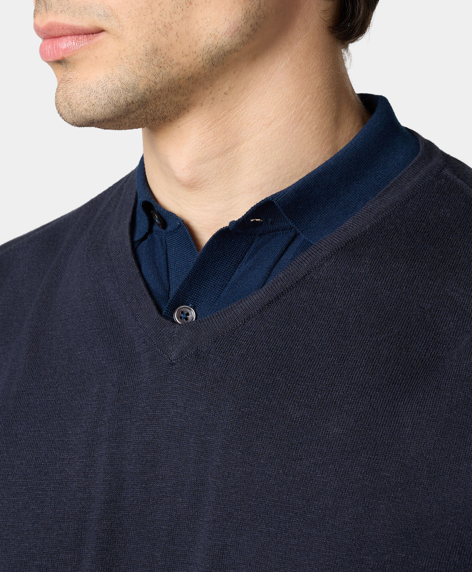 Brooks Brothers Organic Cotton-Linen V-Neck Sweater Navy KNVNK009COBLI004NAVYP001
