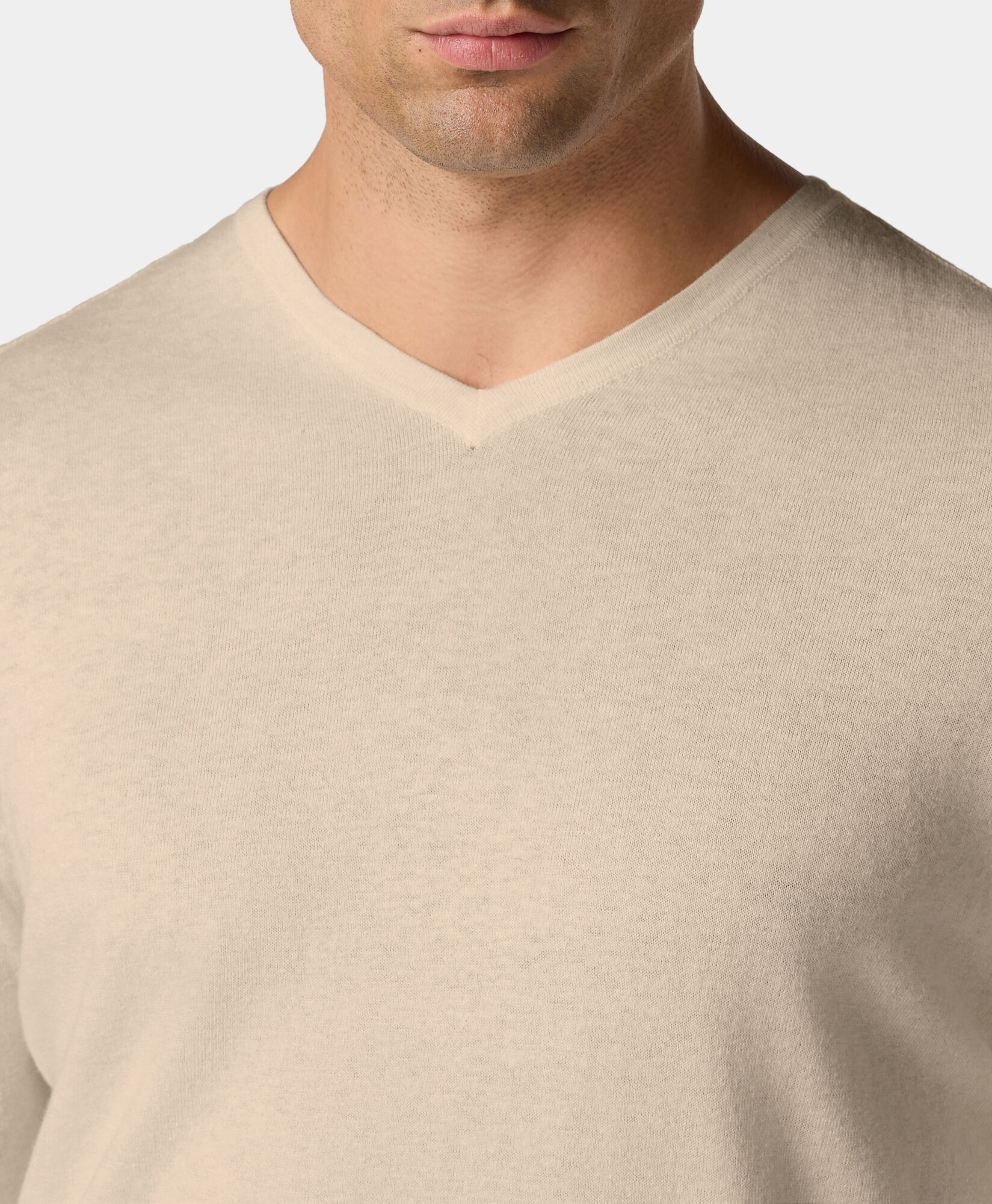 Brooks Brothers Organic Cotton-Linen V-Neck Sweater Sand KNVNK009COBLI004SANDP001