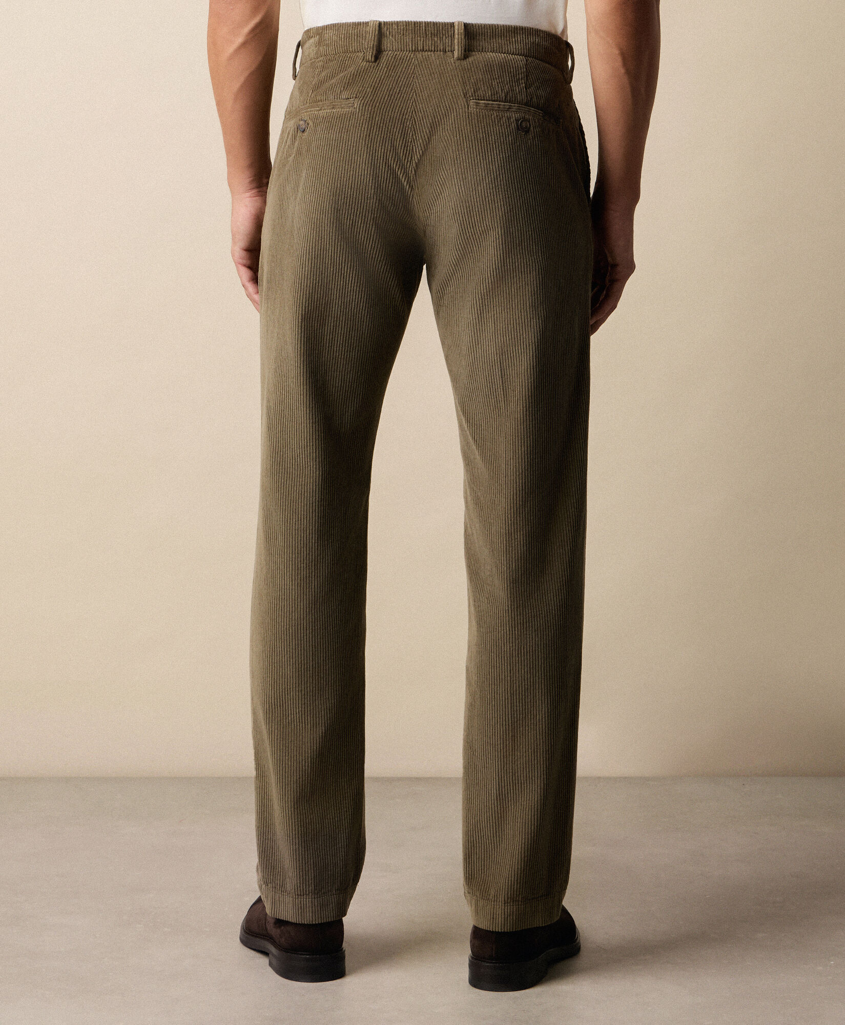 Brooks Brothers Regular Fit Cotton Corduroy Chino Military CPCHI065COPCO001MILIP001