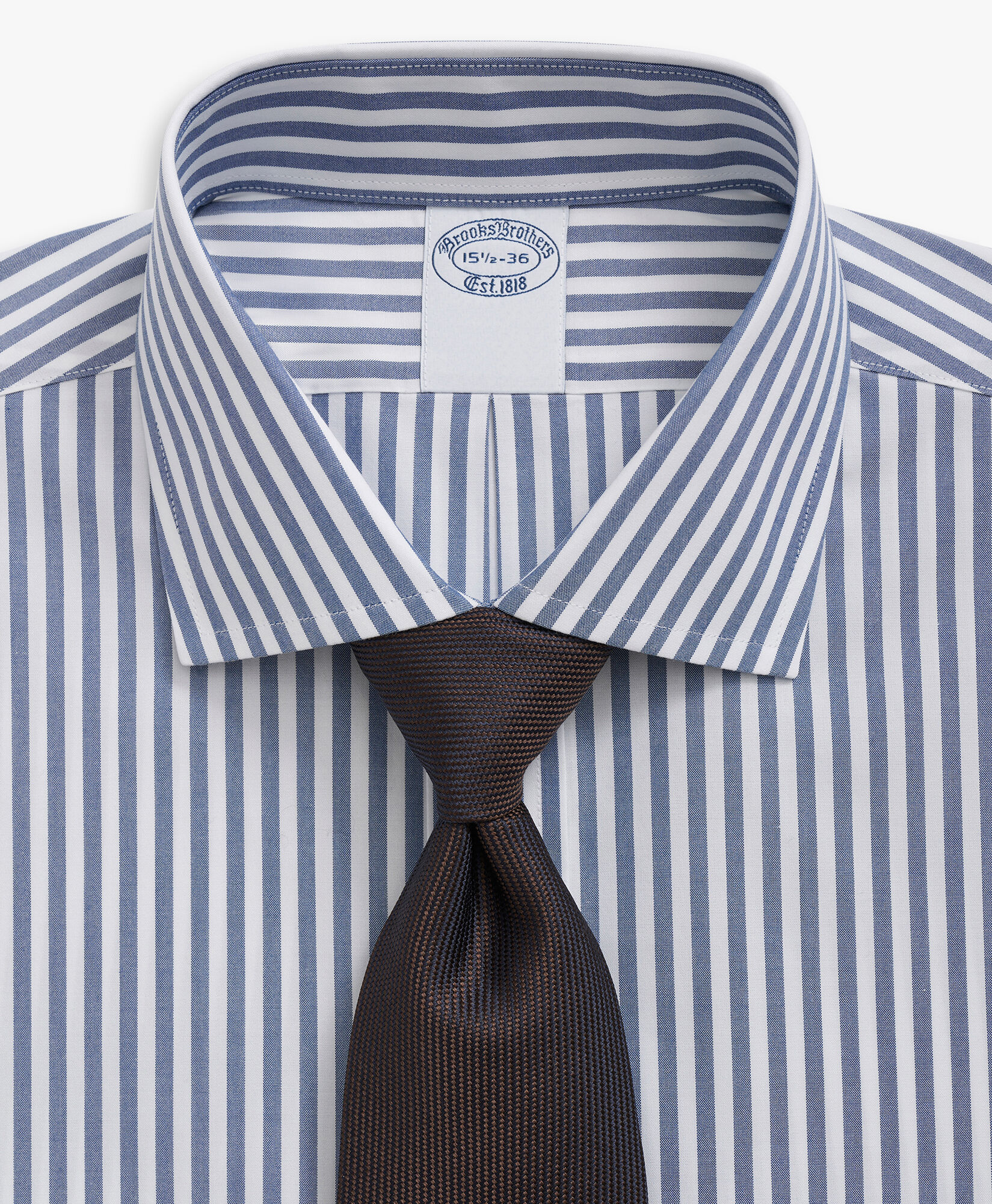 Camisa con sales cuello ingles