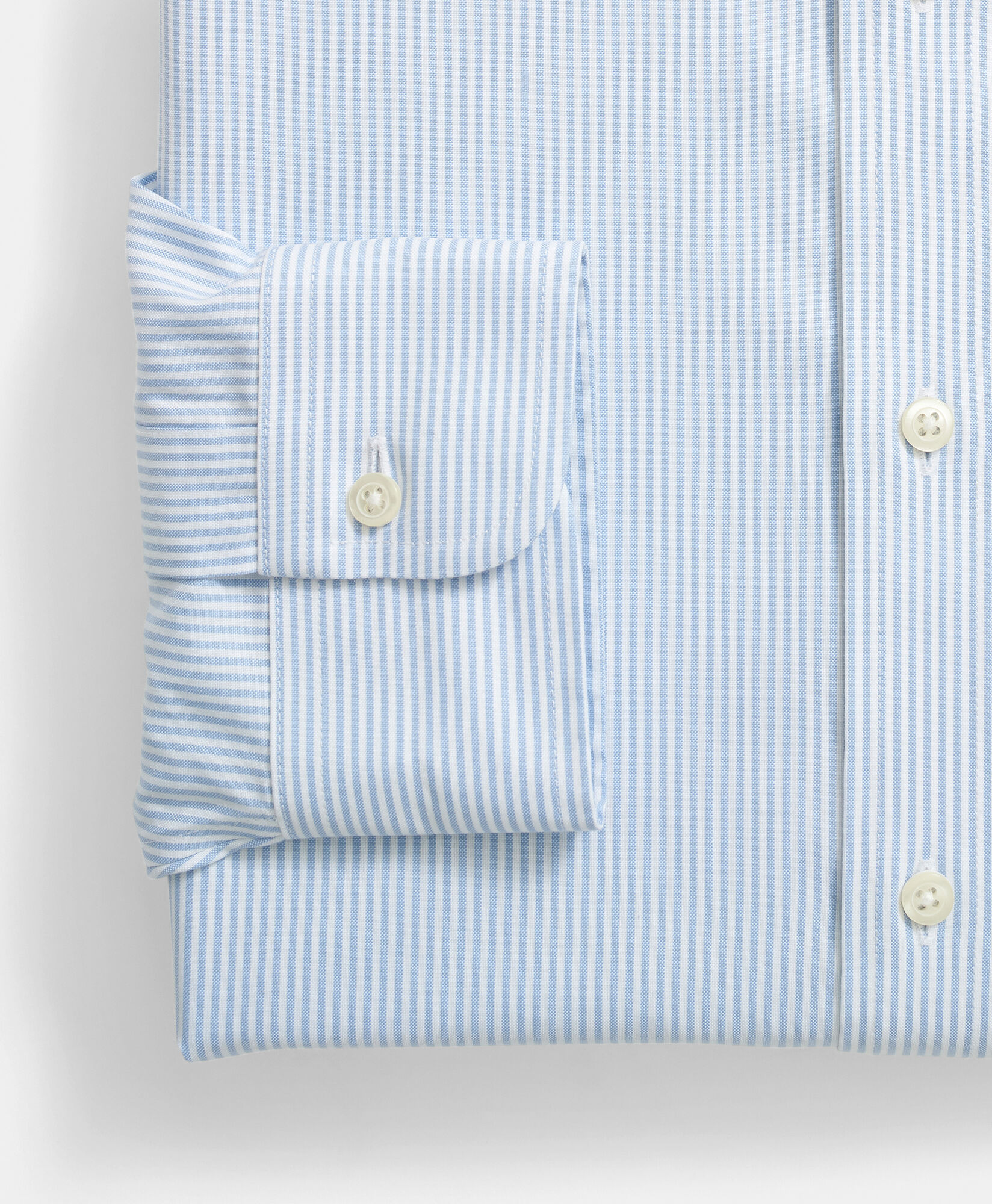 Brooks Brothers Regular Fit Non-Iron Oxford Pinpoint Stretch Supima Shirt with Button Down Collar Hydrangea 1000095113US100199471