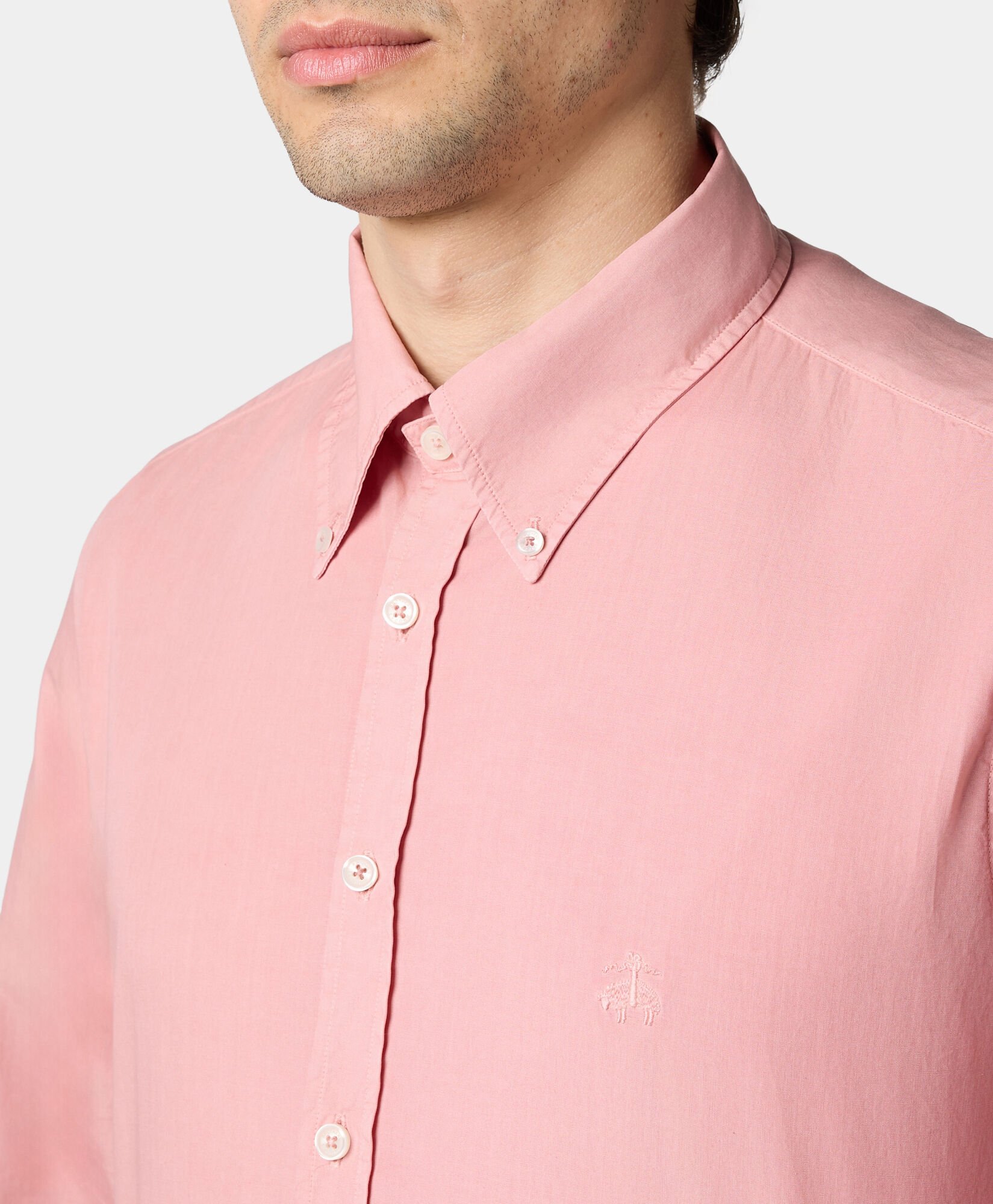 Brooks Brothers Chemise Slim Fit en Coton Teintée à la Garment avec Col Button Down Saumon CSHBD012COPCO001SALMP001