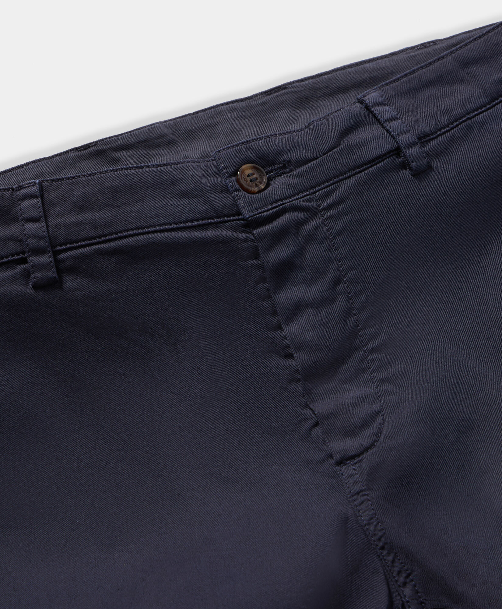 Brooks Brothers Chino en Gabardine de Coton Stretch à Regular Fit Confort Bleu Marine CPCHI050COBSP002NAVYP001
