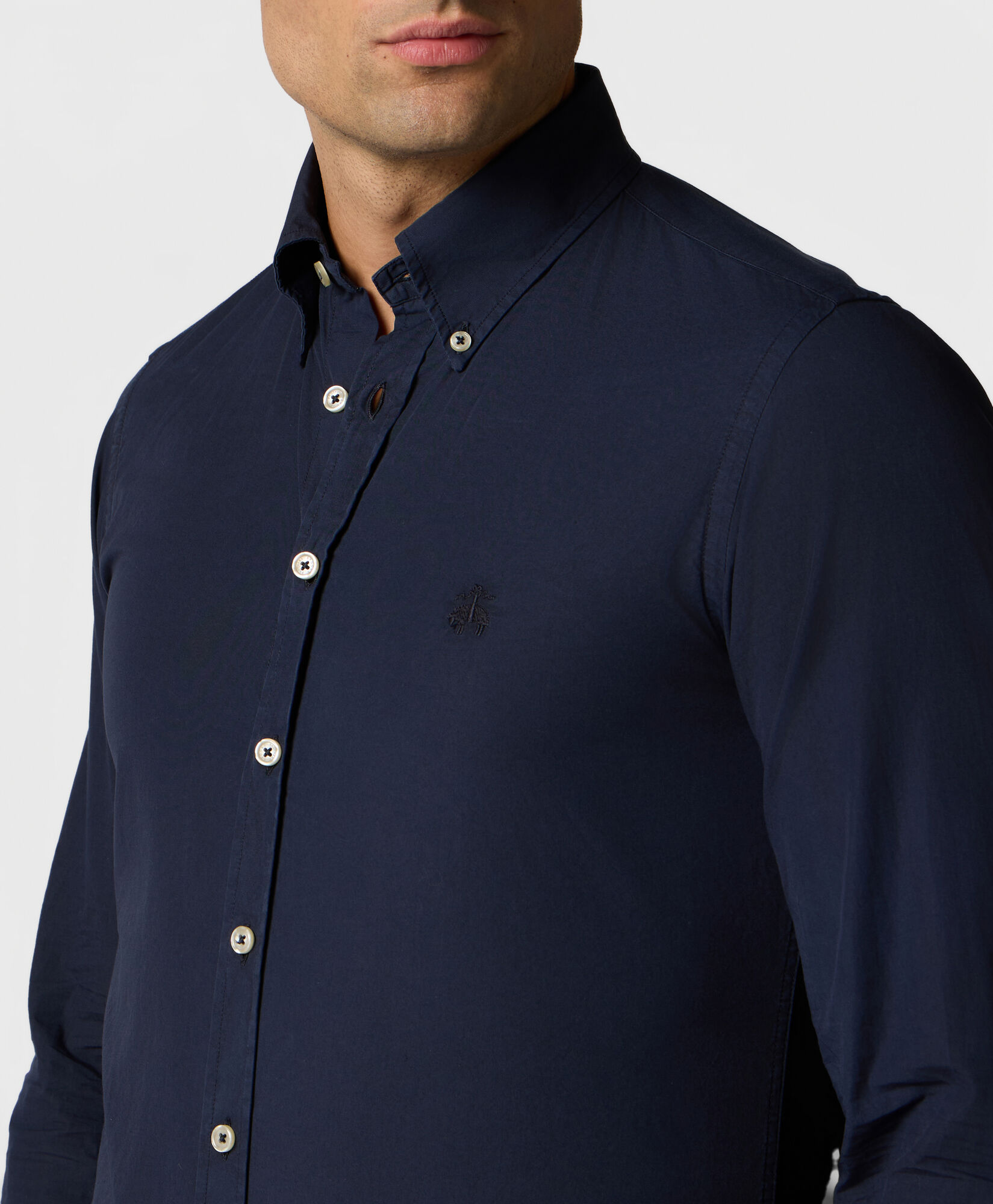 Brooks Brothers Chemise Slim Fit en Coton Teintée à la Garment avec Col Button Down Bleu Marine CSHBD012COPCO001NAVYP001
