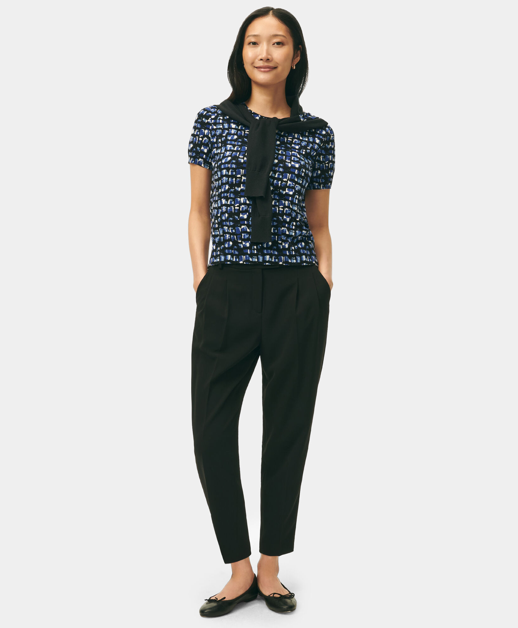 Brooks Brothers Cropped Hose mit geradem Bein aus feinem Twill-Cr&ecirc;pe Kaviar 1000102800US100217202