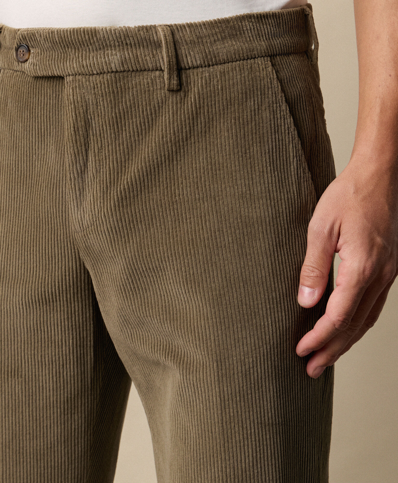 Brooks Brothers Regular Fit Cotton Corduroy Chino Military CPCHI065COPCO001MILIP001