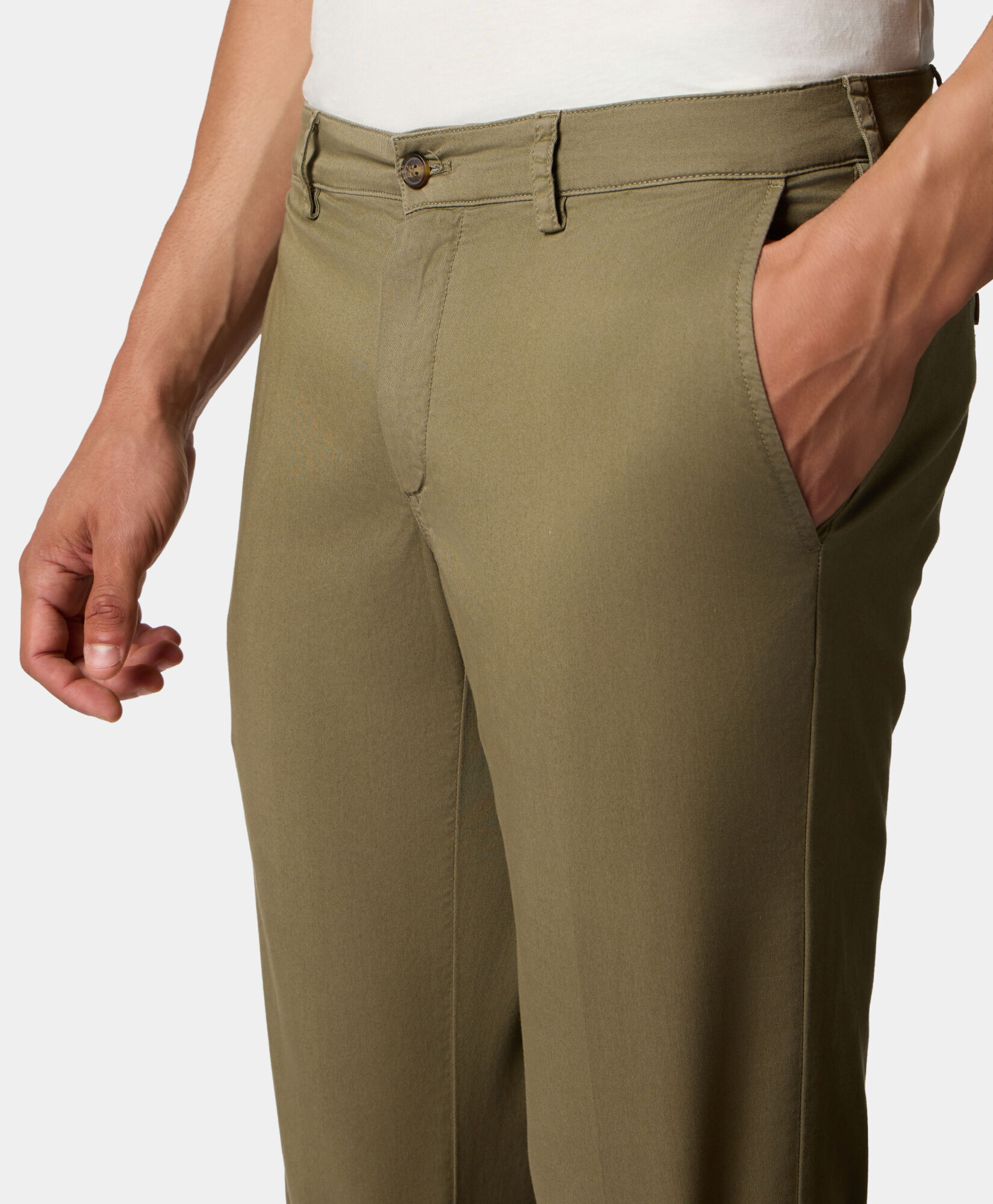 Brooks Brothers Regular Fit Stretch Cotton Gabardine Comfort Chino Military CPCHI050COBSP002MILIP001