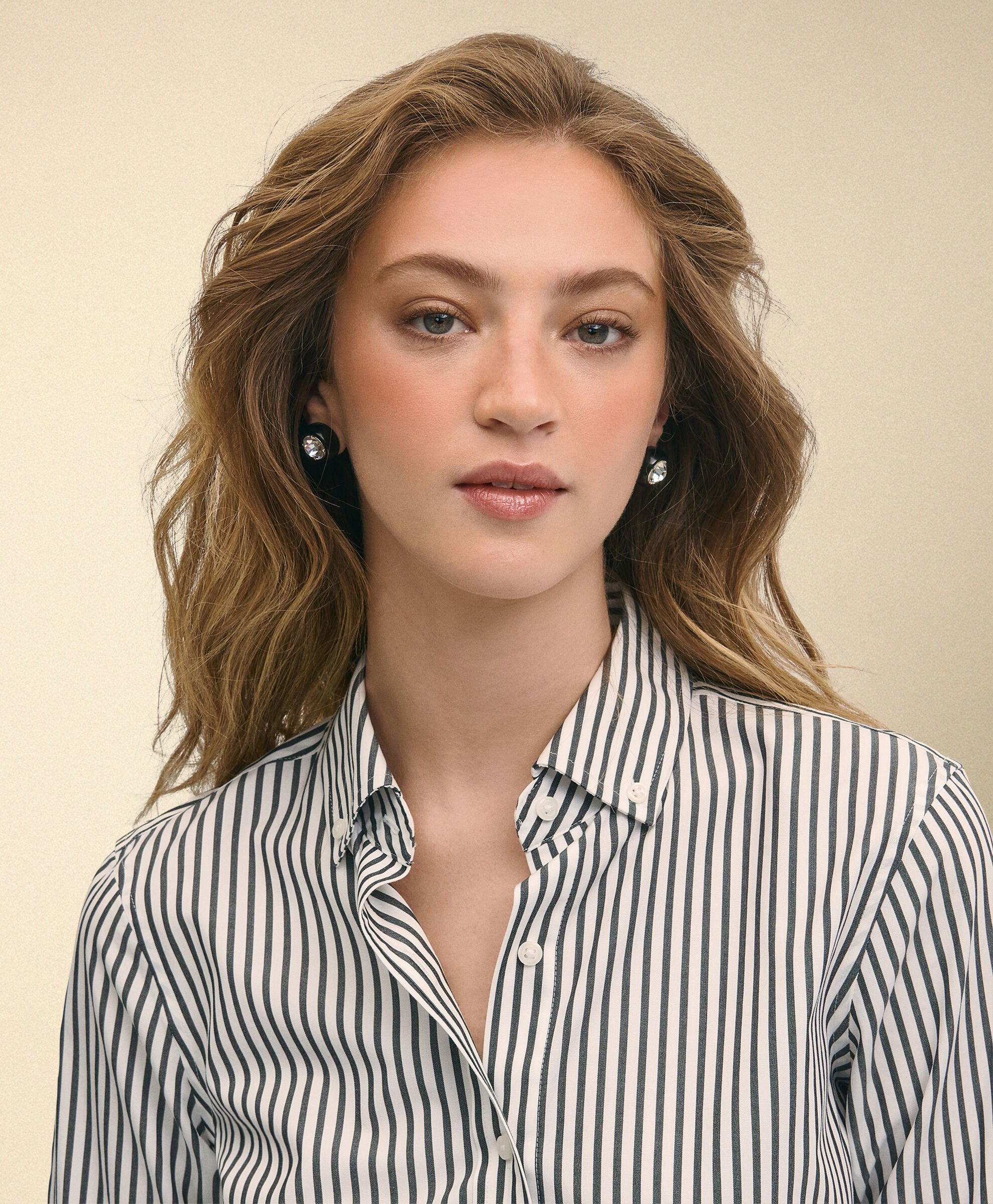 Classic Fit Non-Iron Striped Stretch Poplin Supima Shirt with Button Down Collar