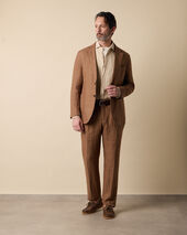  Anzug im Fischgrätmuster 