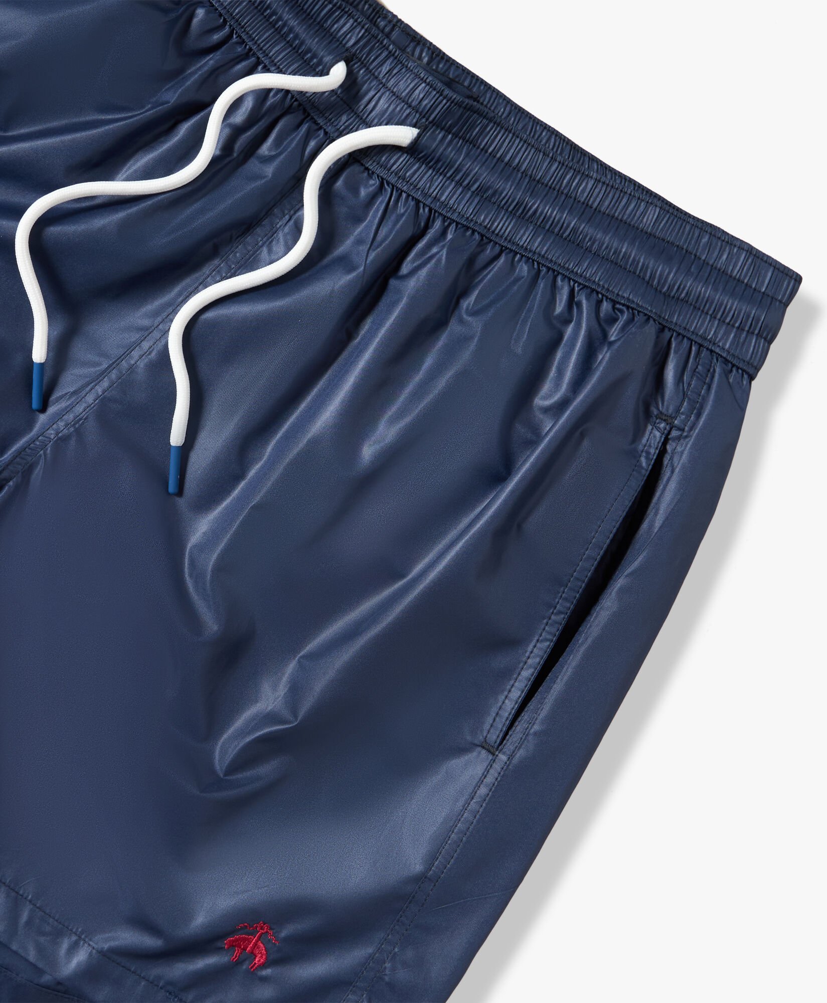 Marineblaue klassische Badeshorts