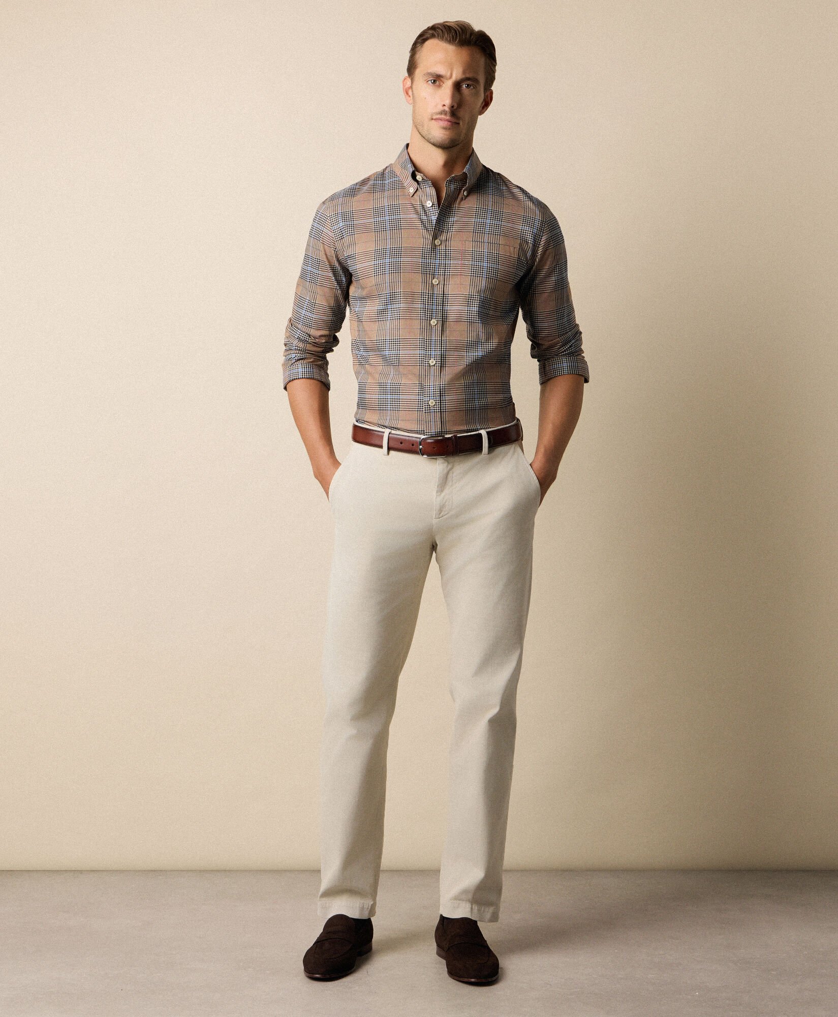 Slim Fit Non-Iron Karohemd aus elastischem Twill mit Button Down Kragen